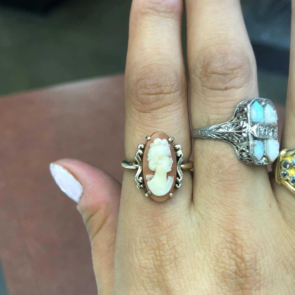10k solid gold vintage cameo ring